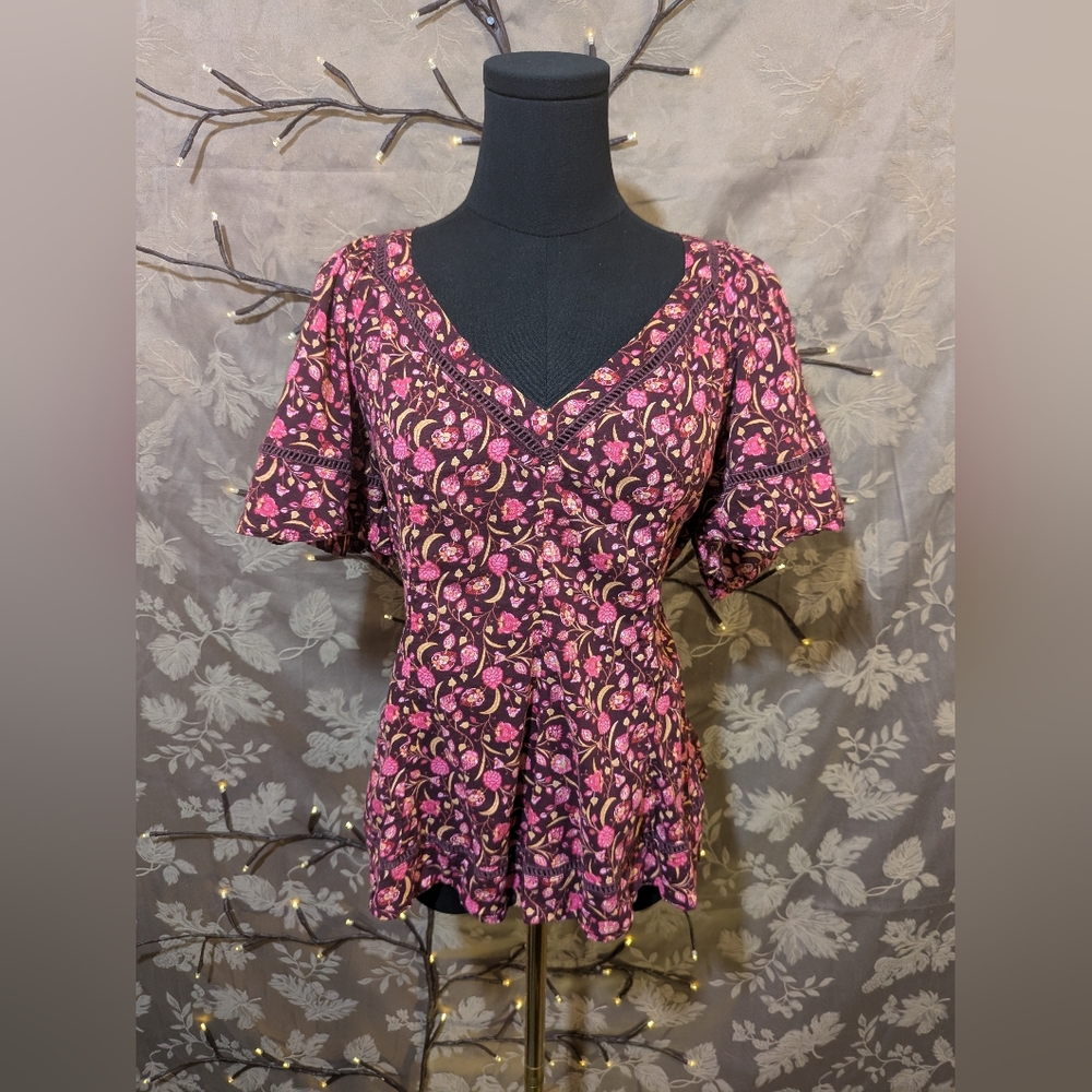 Old Navy Floral V-Neck Flowy Blouse, Size M Tall, EUC!